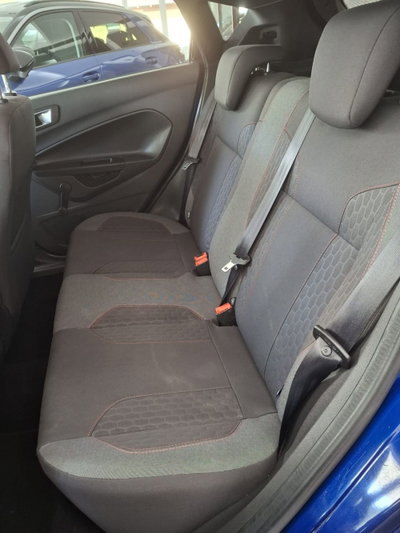 Ford Fiesta 1.5 TDCi 75CV 5 porte ST-Line (17)