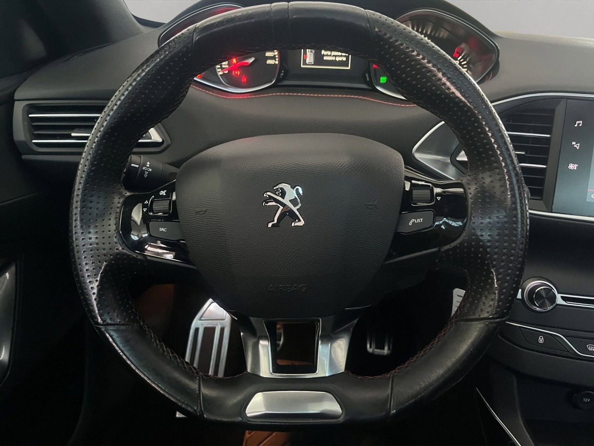Peugeot 308 Tre Volumi 1.2 puretech t GT s&s 130cv eat8 (11)