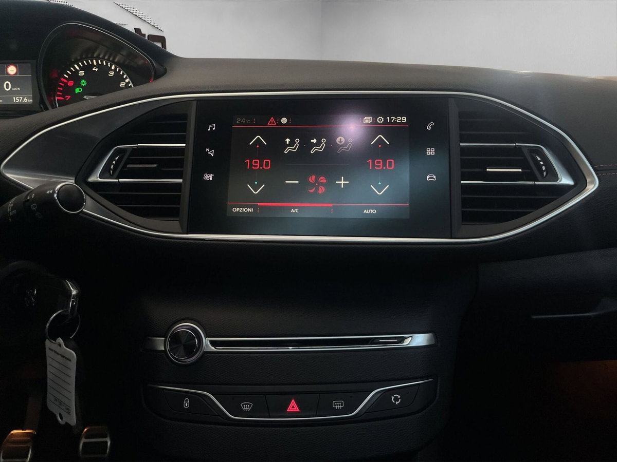 Peugeot 308 Tre Volumi 1.2 puretech t GT s&s 130cv eat8 (18)