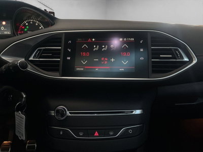 Peugeot 308 Tre Volumi 1.2 puretech t GT s&s 130cv eat8 (18)