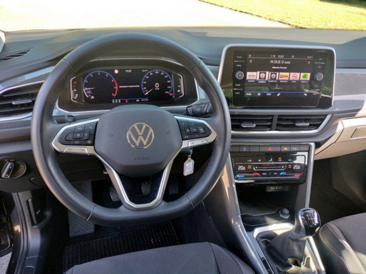 Volkswagen T-Roc 1.0 tsi Style 115cv (14)