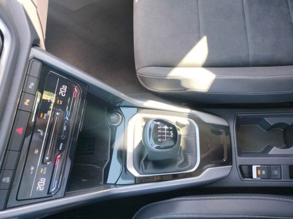Volkswagen T-Roc 1.0 tsi Style 115cv (17)