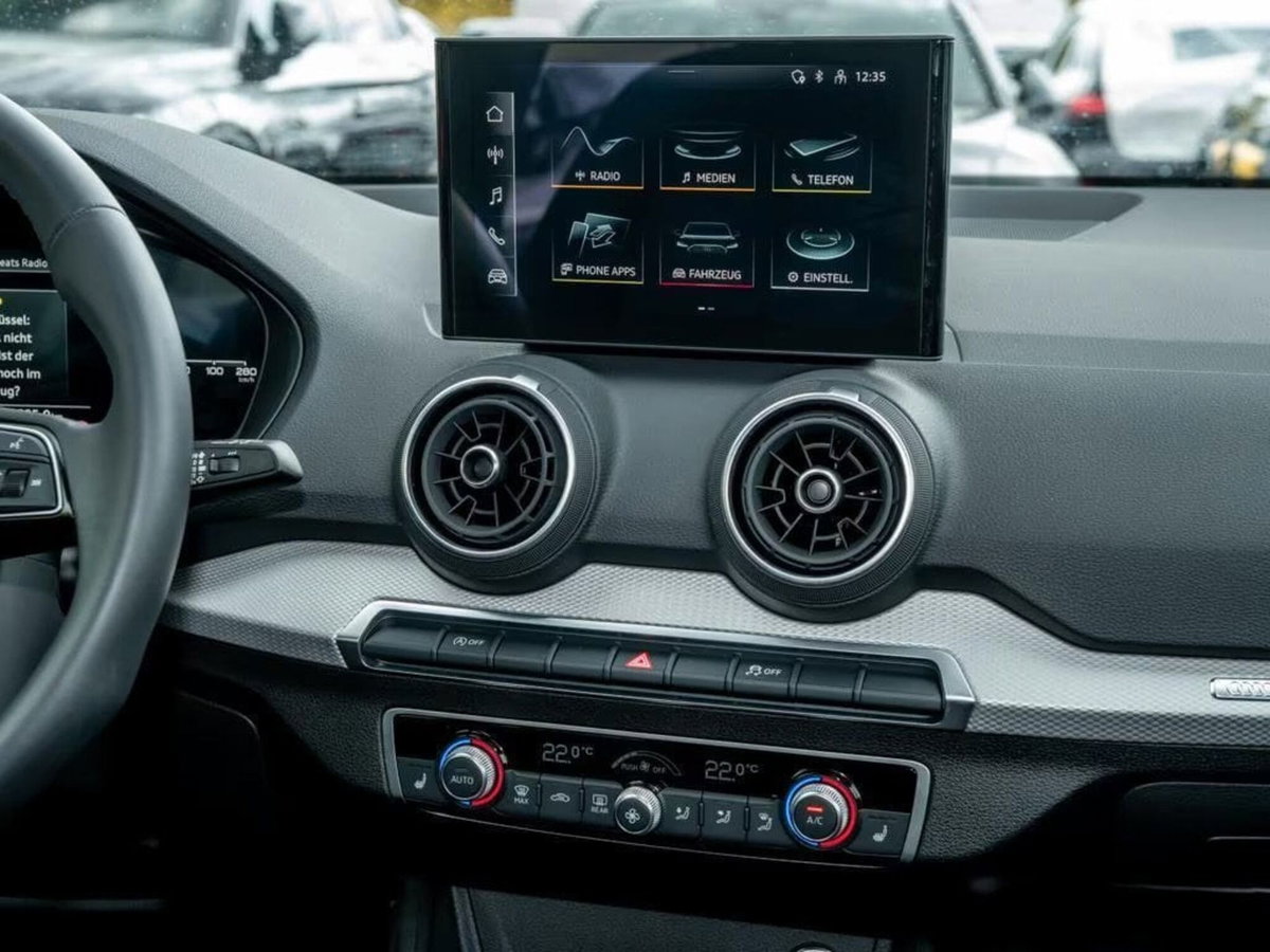 Audi Q2 Q2 30 TFSI Business (5)