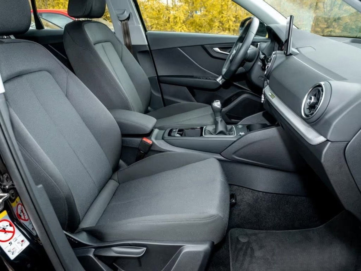 Audi Q2 Q2 30 TFSI Business (6)