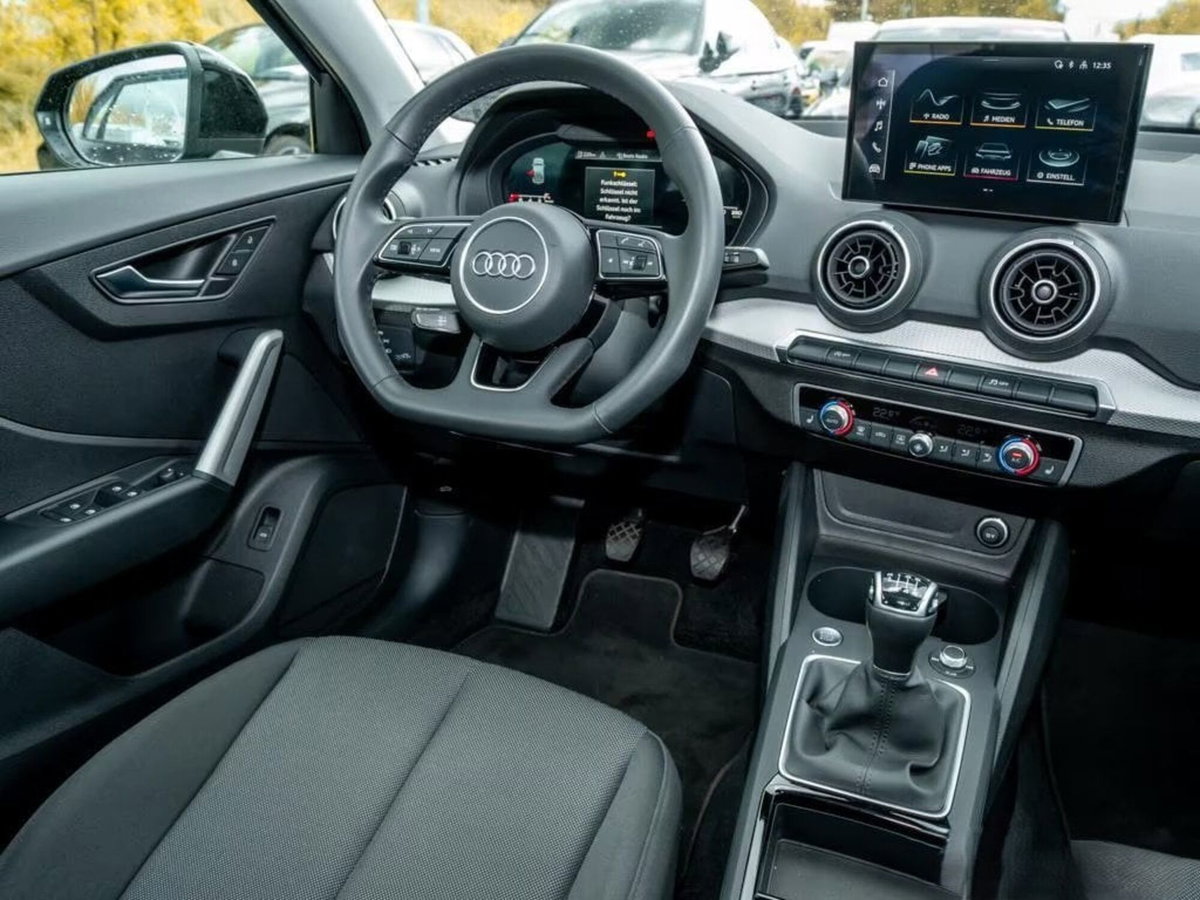 Audi Q2 Q2 30 TFSI Business (8)