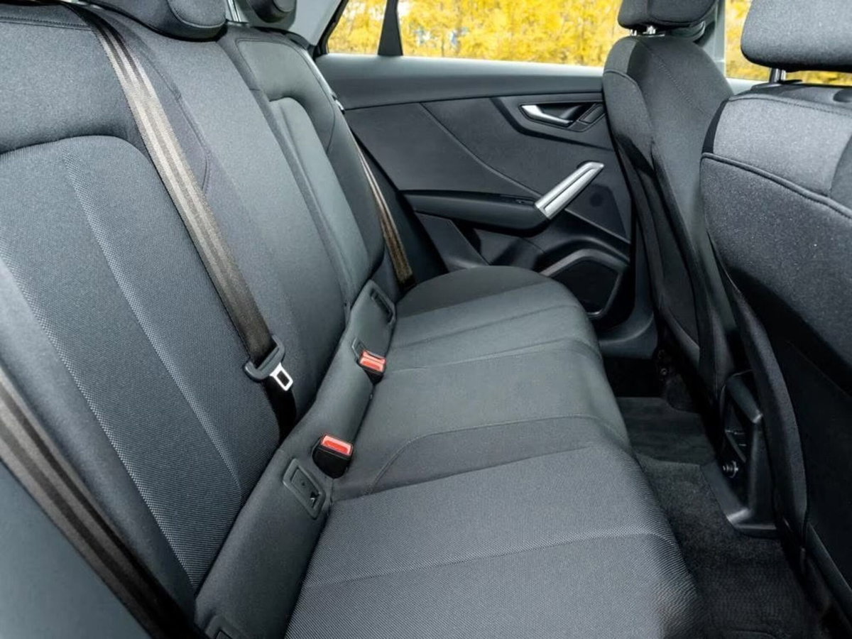 Audi Q2 Q2 30 TFSI Business (9)