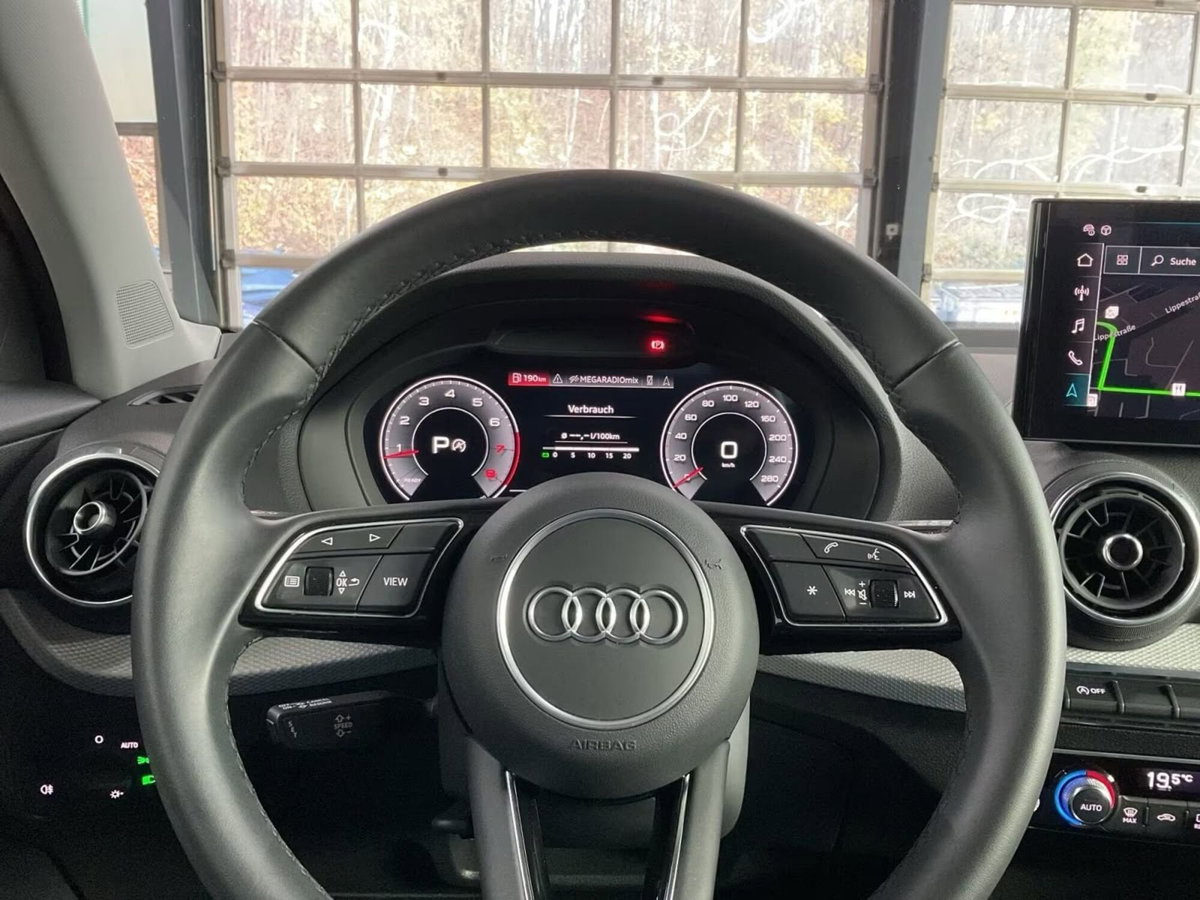 Audi Q2 Q2 35 TFSI S tronic Business (14)