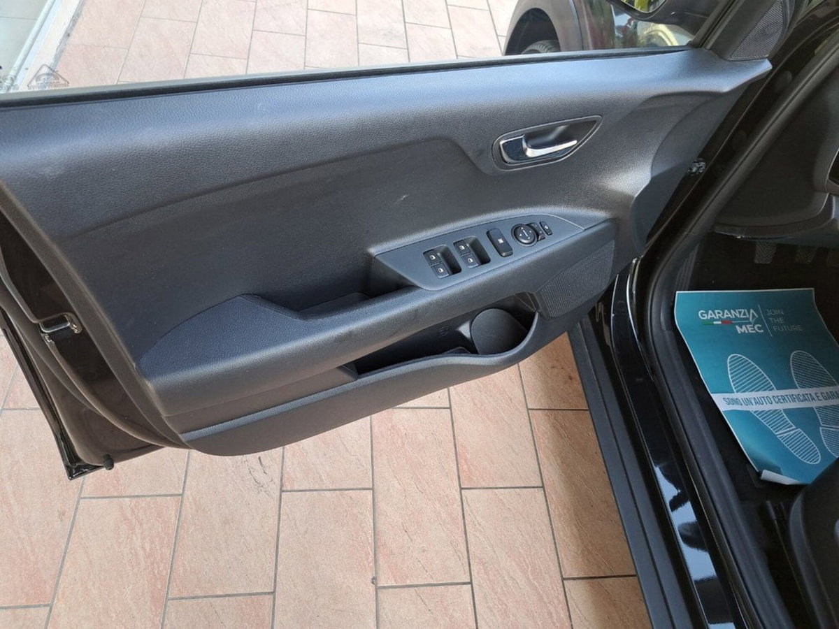 Kia Stonic 1.2 mpi Style 79cv (19)