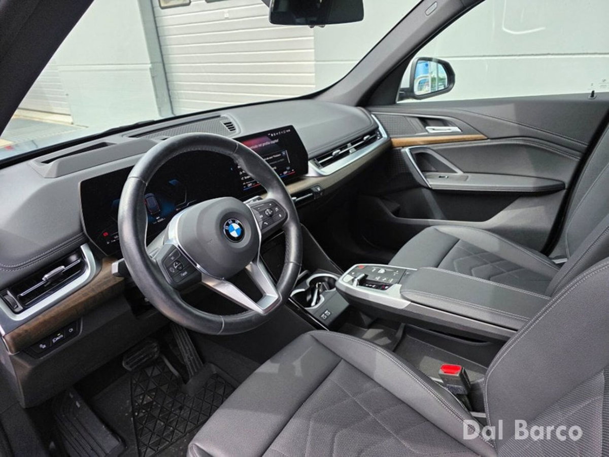 BMW X1 xDrive 23i Msport (10)