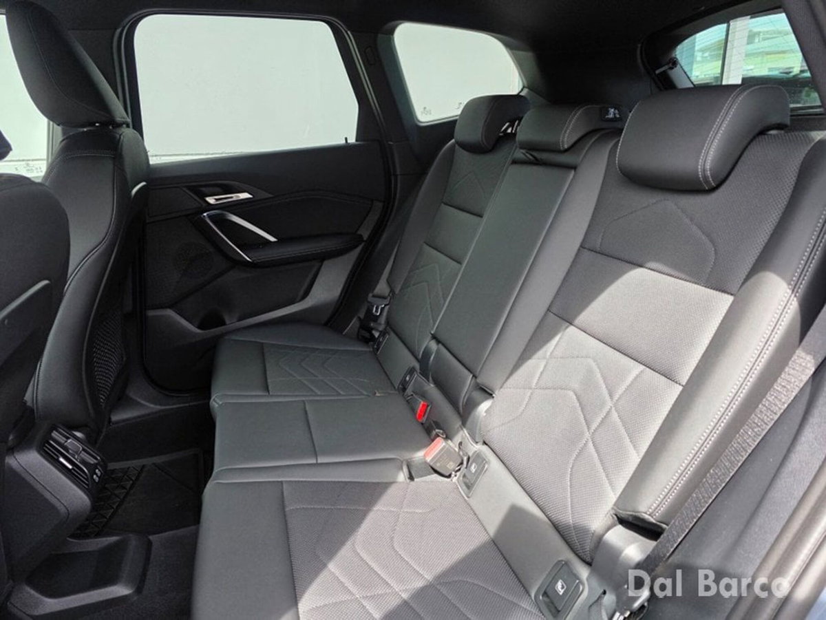 BMW X1 xDrive 23i Msport (16)