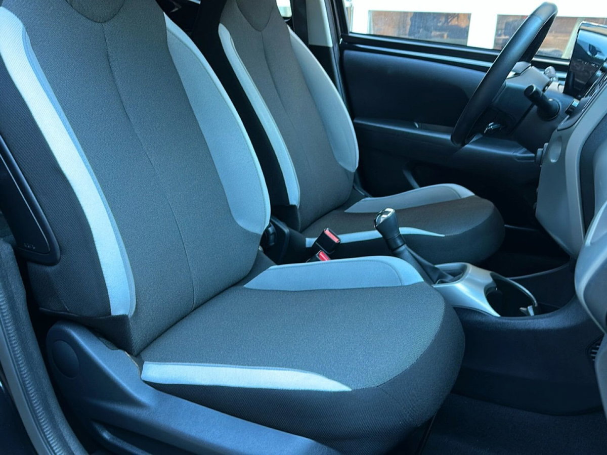 Toyota Aygo 1.0 VVT-i 69 CV 5 porte x-wave (16)