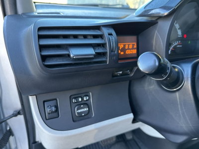 Toyota iQ 1.3 CVT Executive (15)