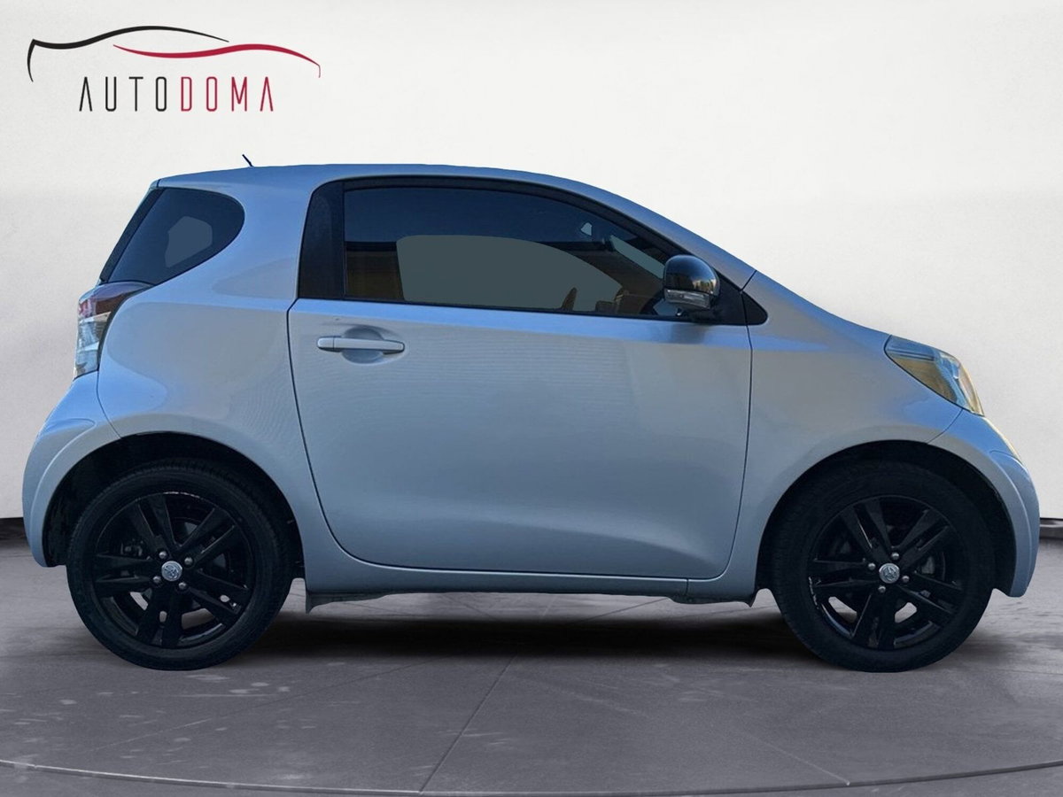 Toyota iQ 1.3 CVT Executive (2)