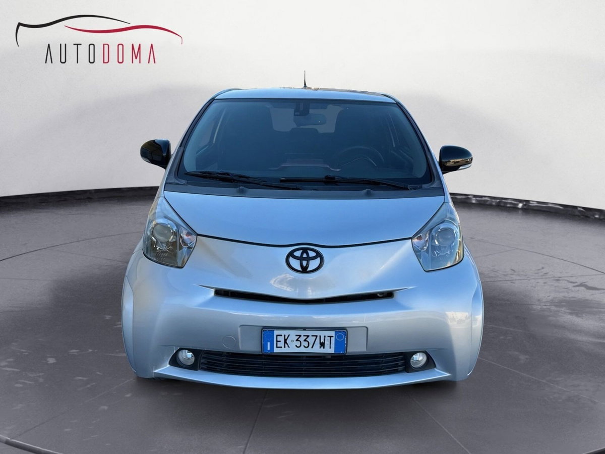 Toyota iQ 1.3 CVT Executive (5)
