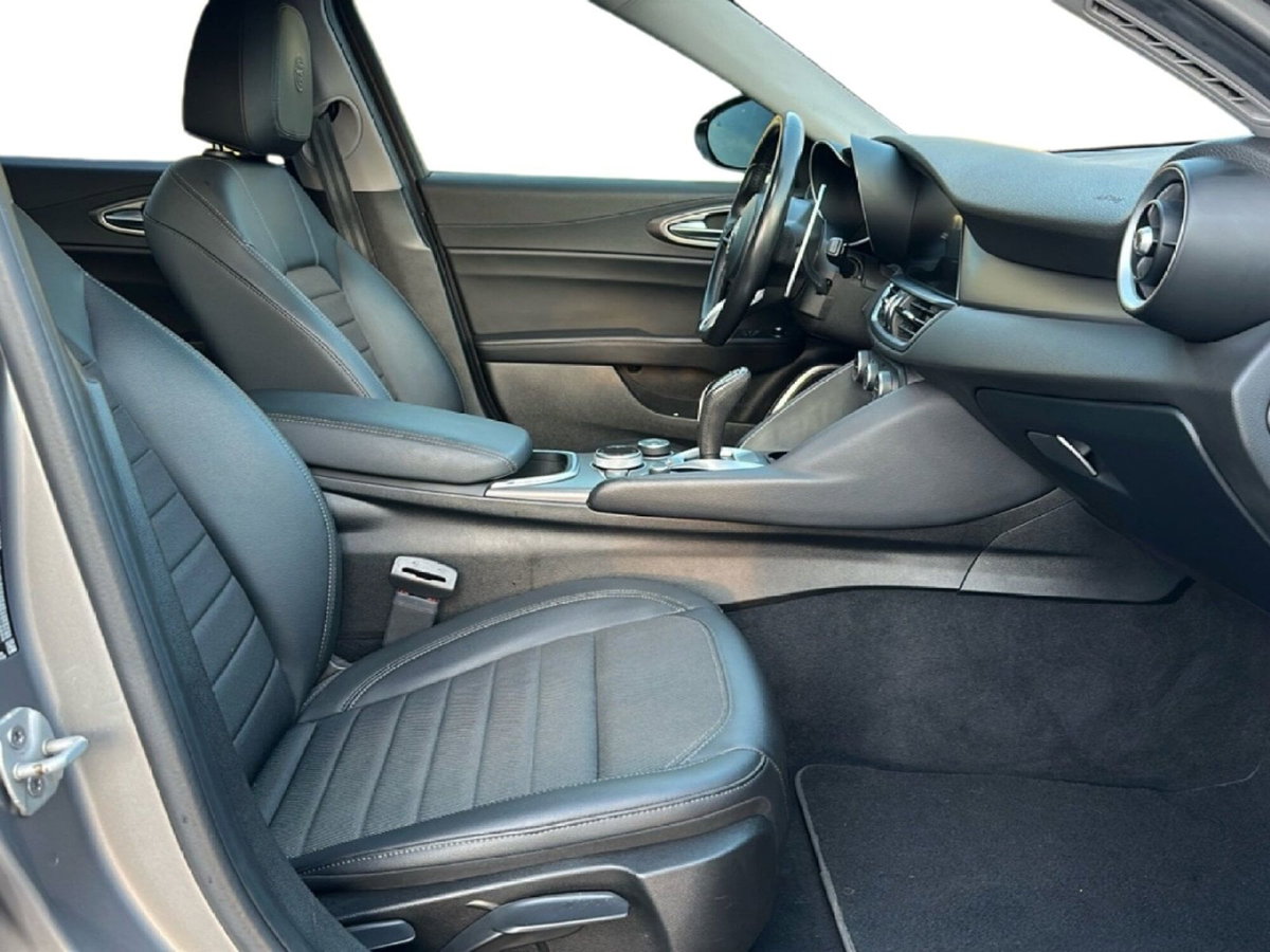 Alfa Romeo Giulia 2.0 Turbo 200 CV AT8 Sprint (10)