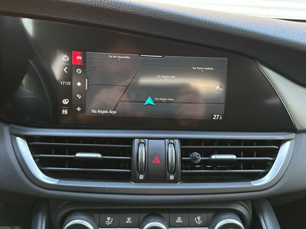 Alfa Romeo Giulia 2.0 Turbo 200 CV AT8 Sprint (14)