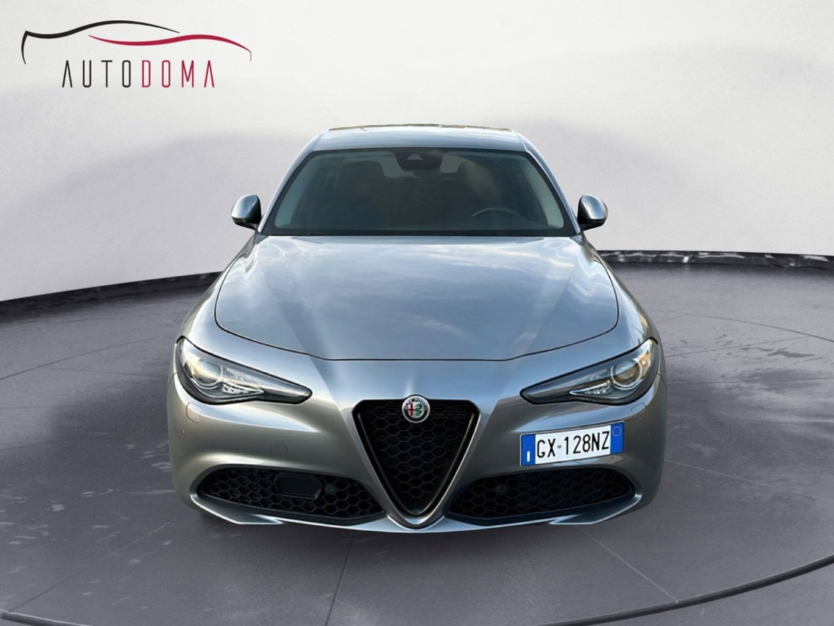 Alfa Romeo Giulia 2.0 Turbo 200 CV AT8 Sprint (5)
