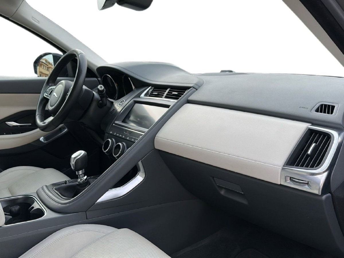 Jaguar E-Pace 2.0D 150 CV S (11)