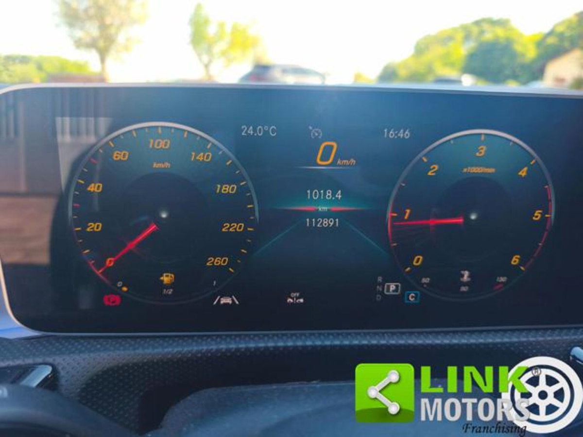 Mercedes-Benz Classe A Sedan 180 d Automatic 4p. Premium (11)