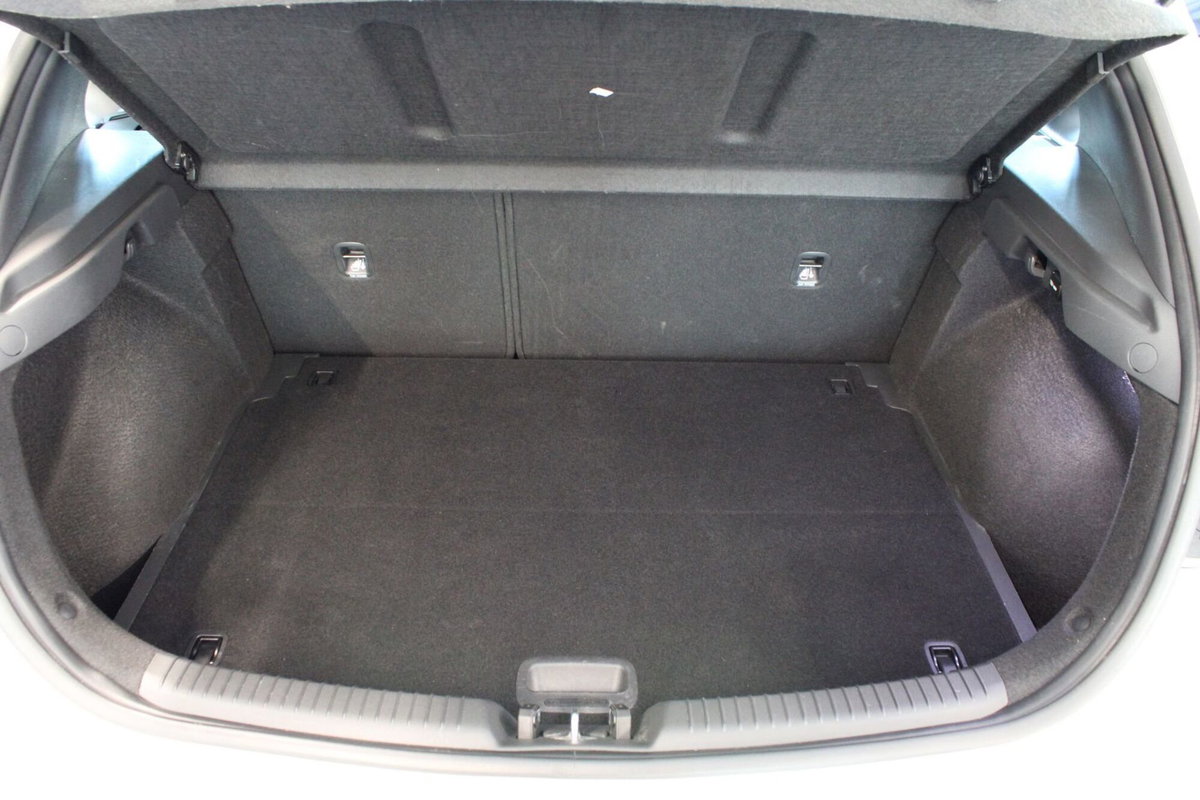 Hyundai i30 1.4 5p. Business (15)