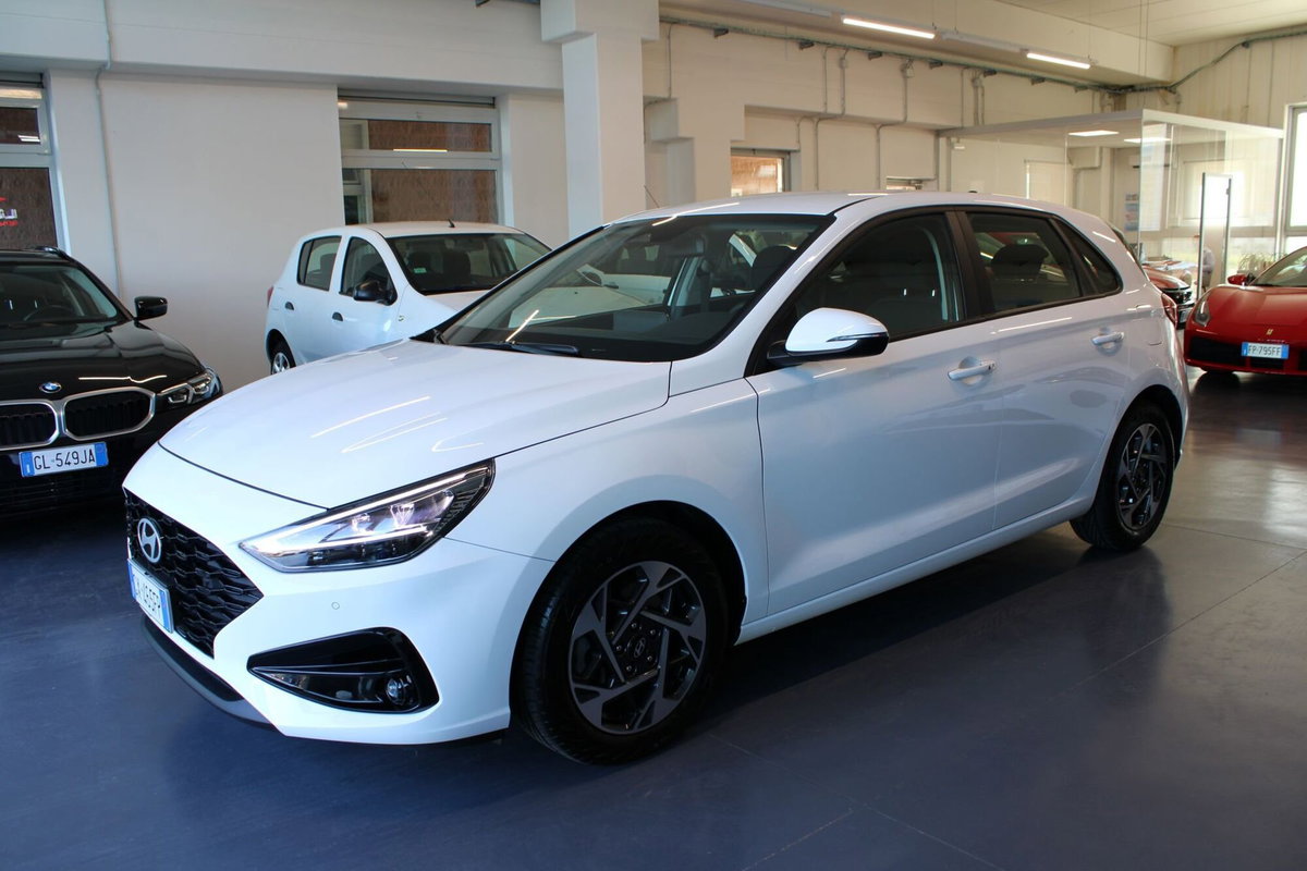 Hyundai i30 1.4 5p. Business (3)