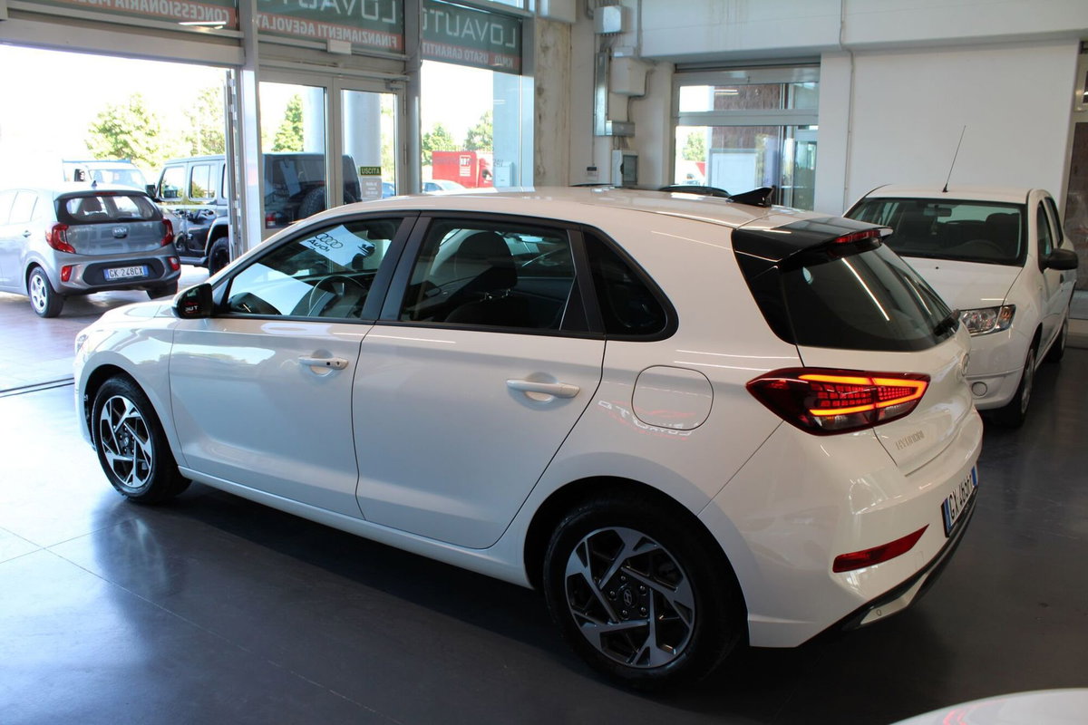 Hyundai i30 1.4 5p. Business (4)