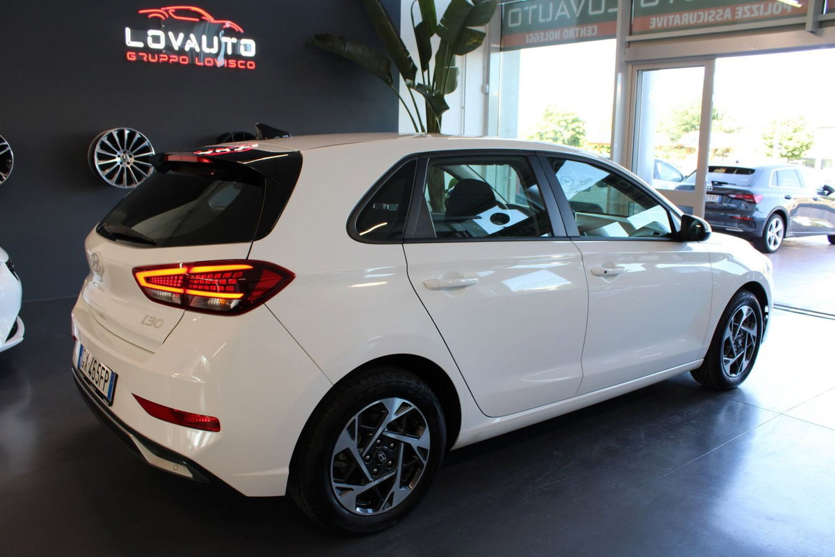Hyundai i30 1.4 5p. Business (6)