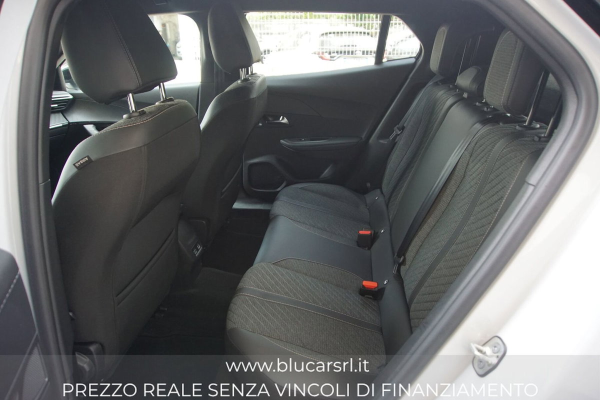 Peugeot 2008 1.2 turbo Allure 100cv (12)