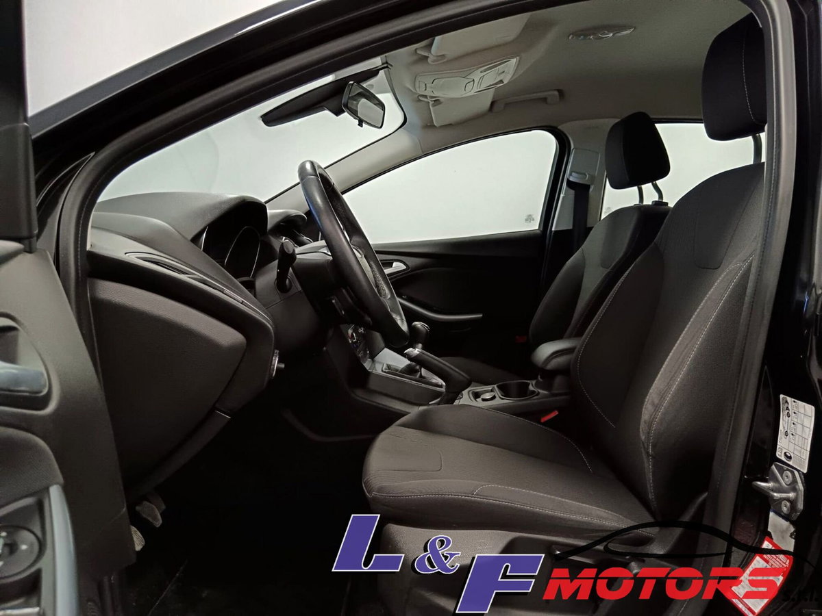 Ford Focus 1.6 TDCi 95 CV (15)