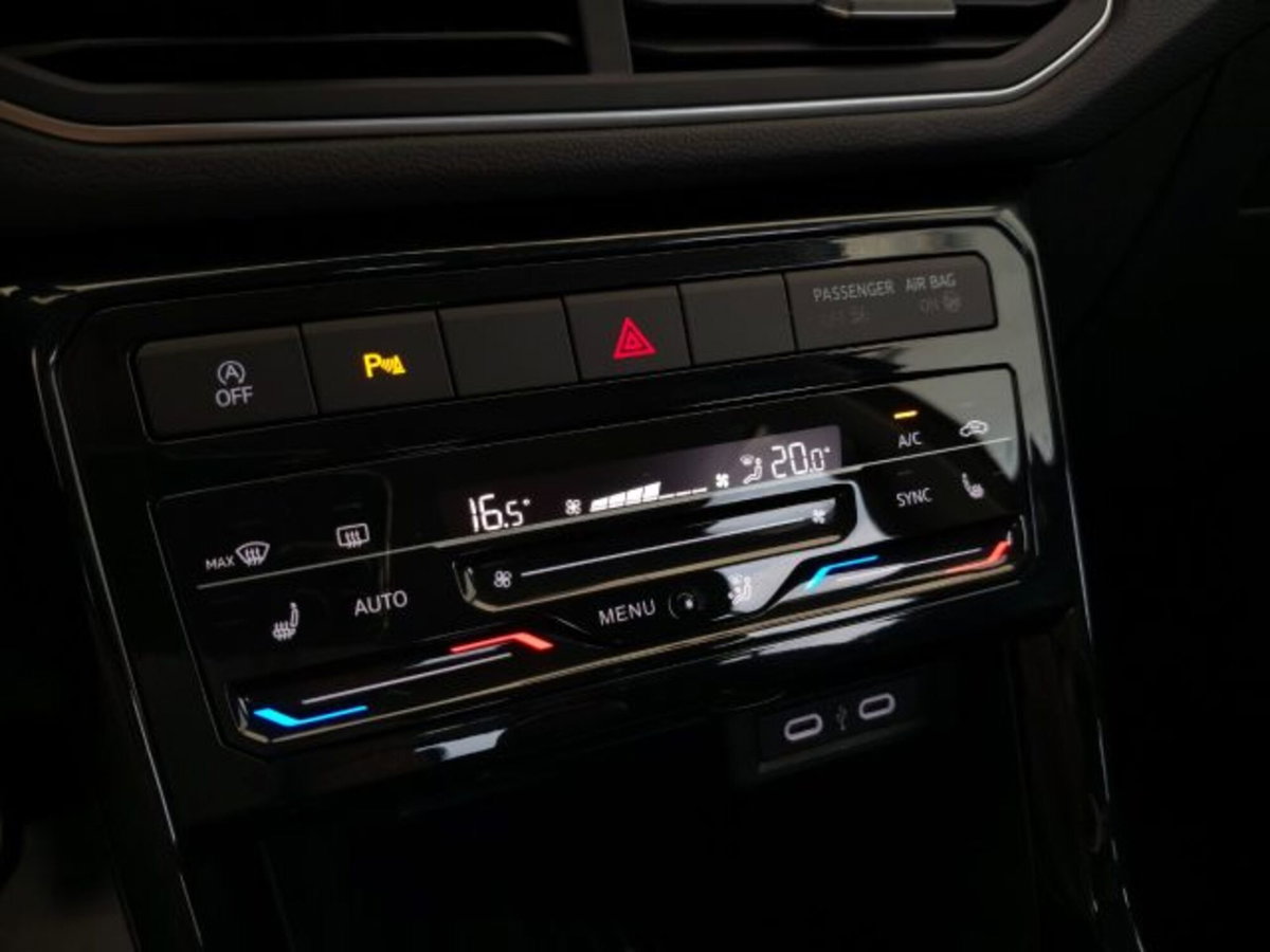 Volkswagen T-Cross 1.0 TSI Sport (15)