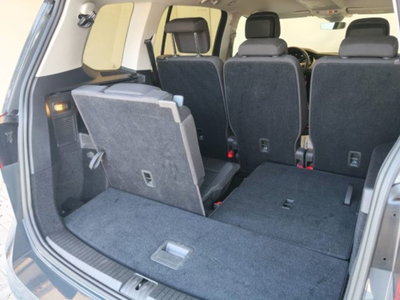 Volkswagen Touran 2.0 tdi Edition 122cv (10)