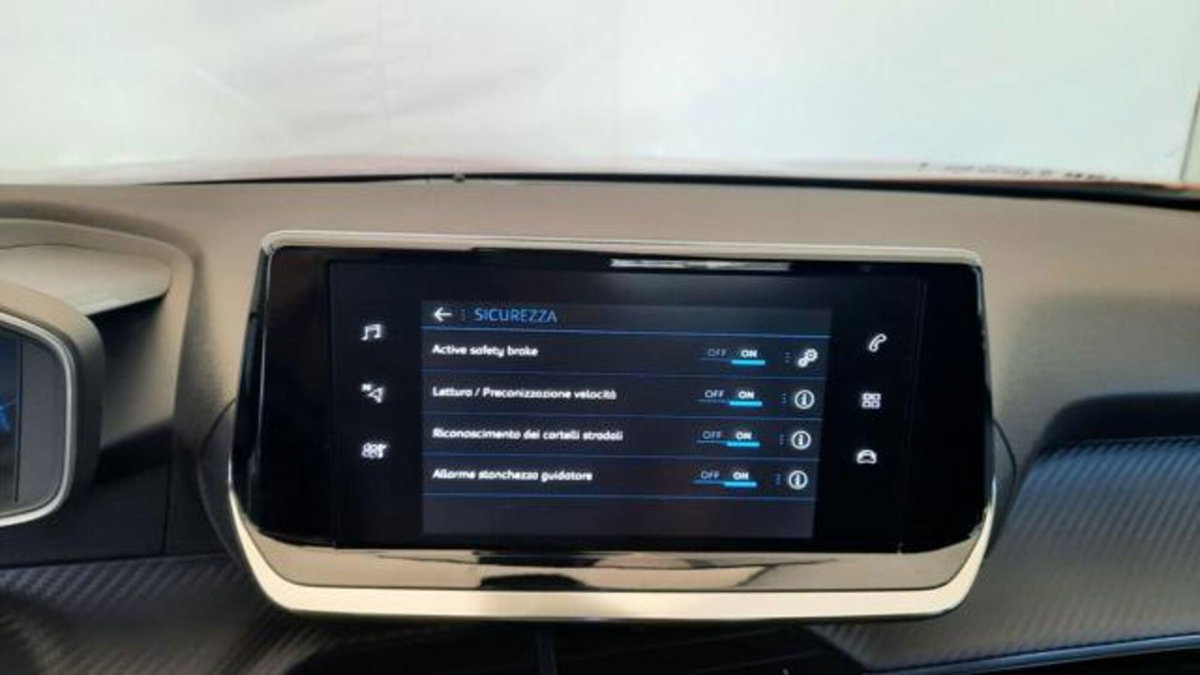 Peugeot 2008 PureTech 100 S&S Active Pack (13)