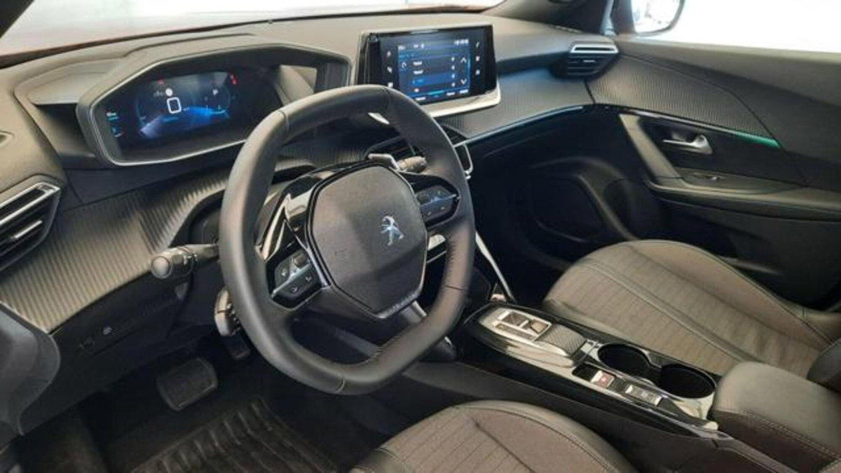 Peugeot 2008 PureTech 100 S&S Active Pack (7)