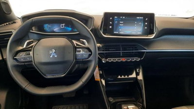 Peugeot 2008 PureTech 100 S&S Active Pack (8)