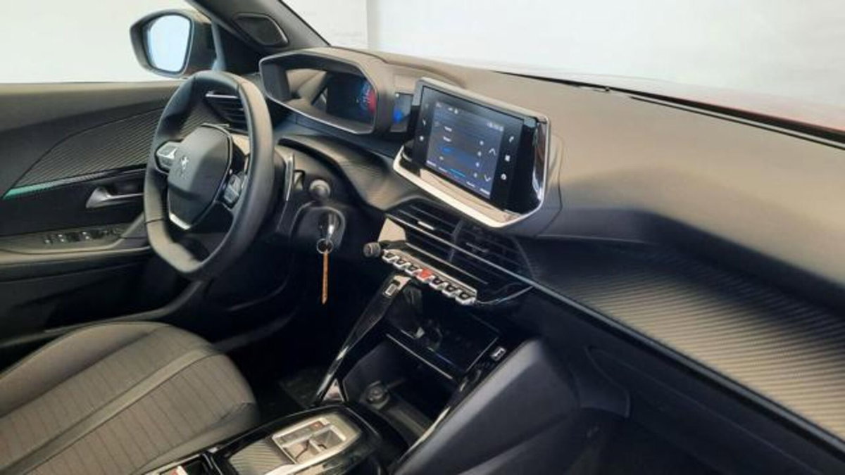 Peugeot 2008 PureTech 100 S&S Active Pack (9)