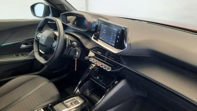 Peugeot 2008 PureTech 100 S&S Active Pack (9)