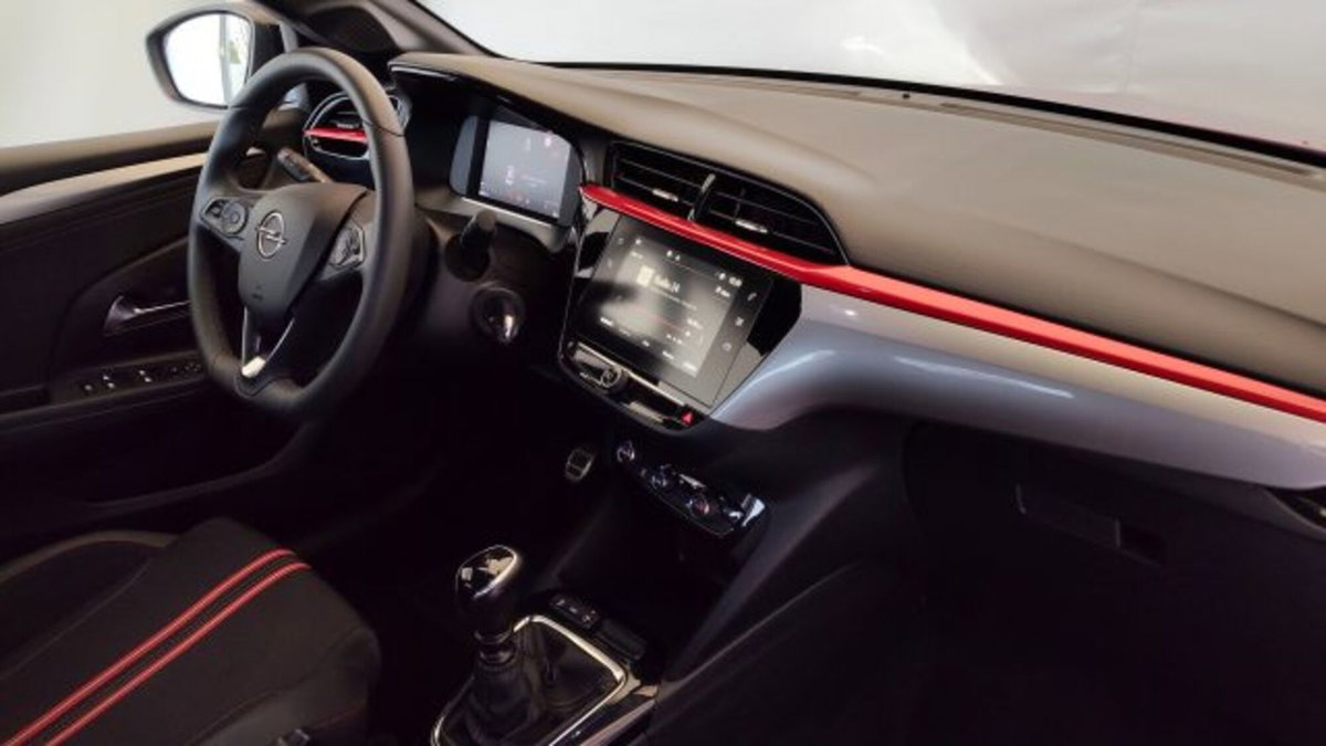 Opel Corsa 1.2 100 CV GS Line (9)