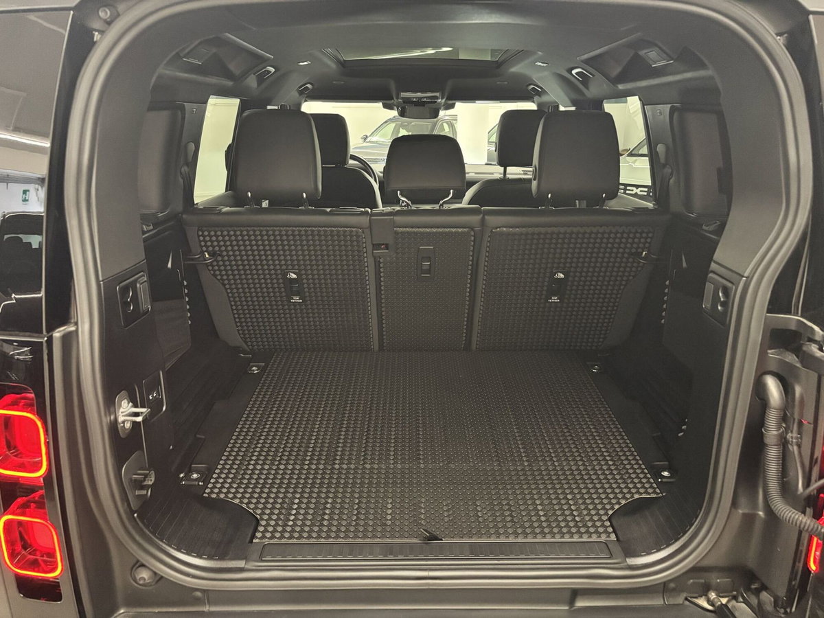 Land Rover Defender 110 3.0d i6 mhev X-Dynamic SE awd 200cv auto (10)