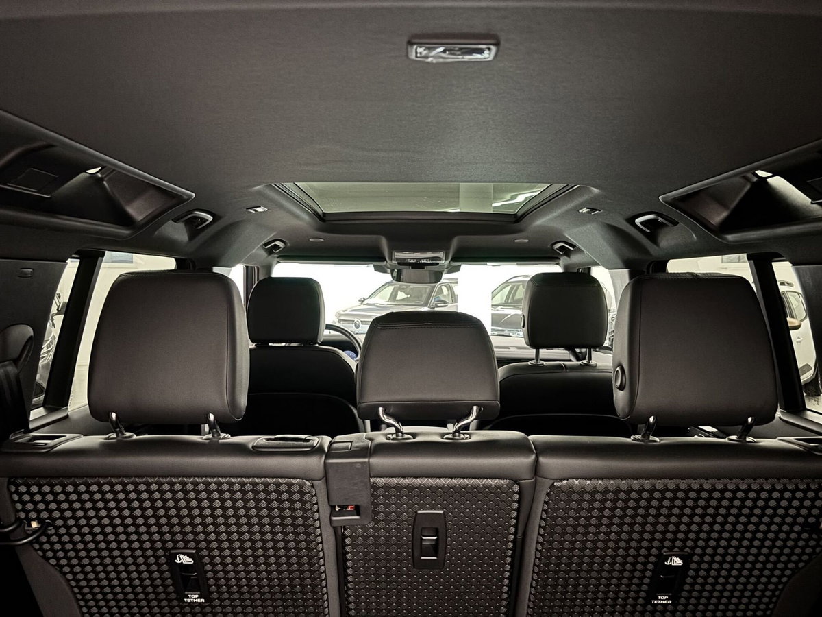 Land Rover Defender 110 3.0d i6 mhev X-Dynamic SE awd 200cv auto (12)