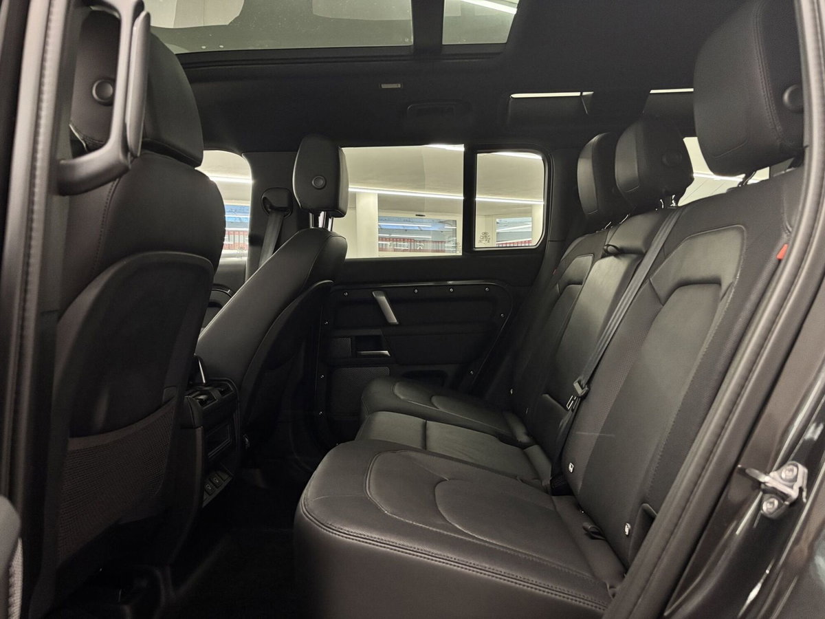 Land Rover Defender 110 3.0d i6 mhev X-Dynamic SE awd 200cv auto (13)