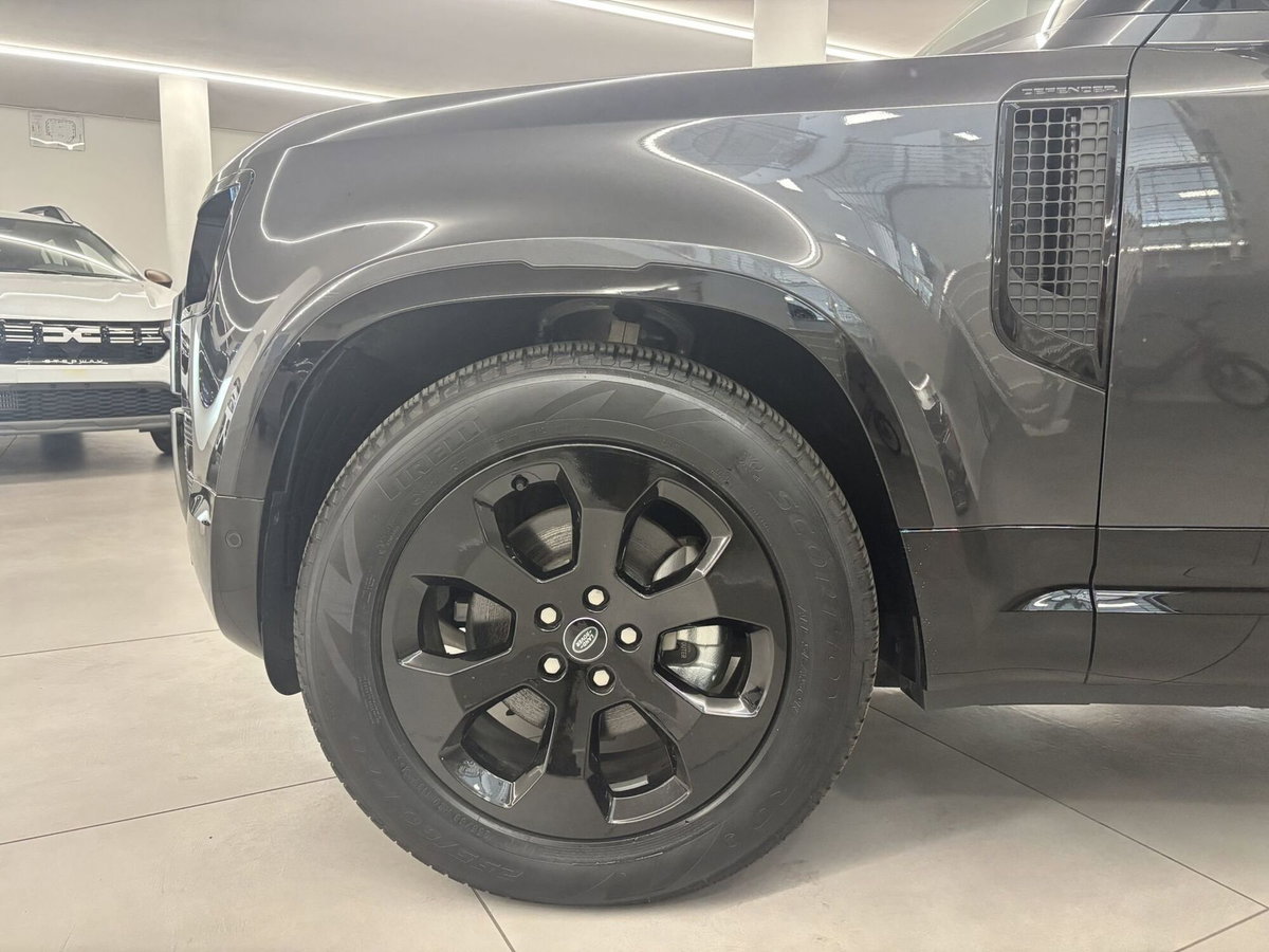 Land Rover Defender 110 3.0d i6 mhev X-Dynamic SE awd 200cv auto (7)
