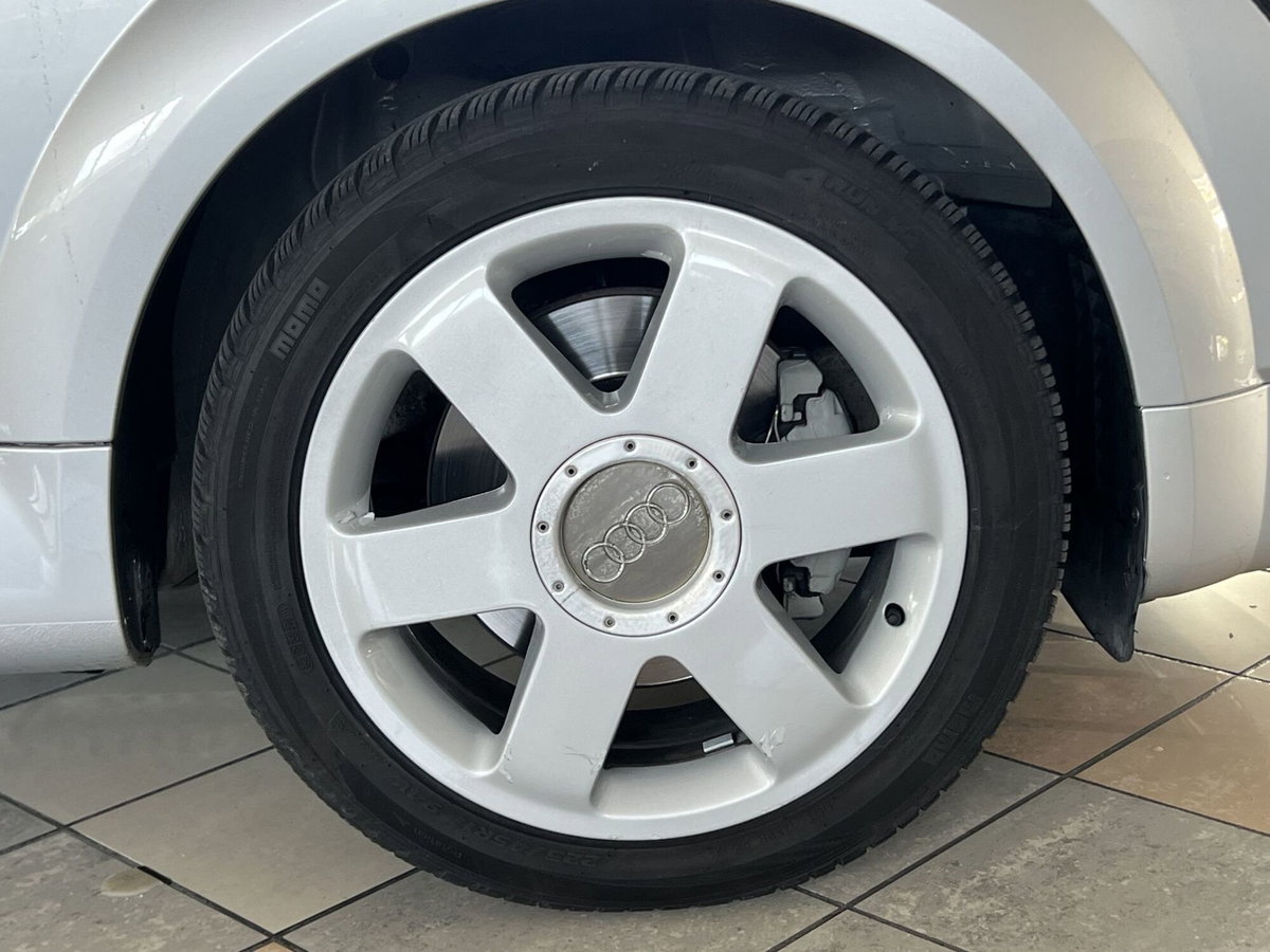 Audi TT Cabrio 1.8 TFSI (12)
