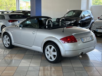 Audi TT Cabrio 1.8 TFSI (4)