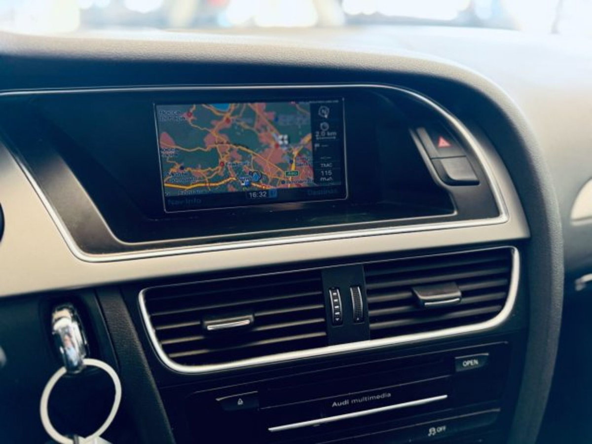 Audi A4 Avant 2.0 TDI 150 CV (14)
