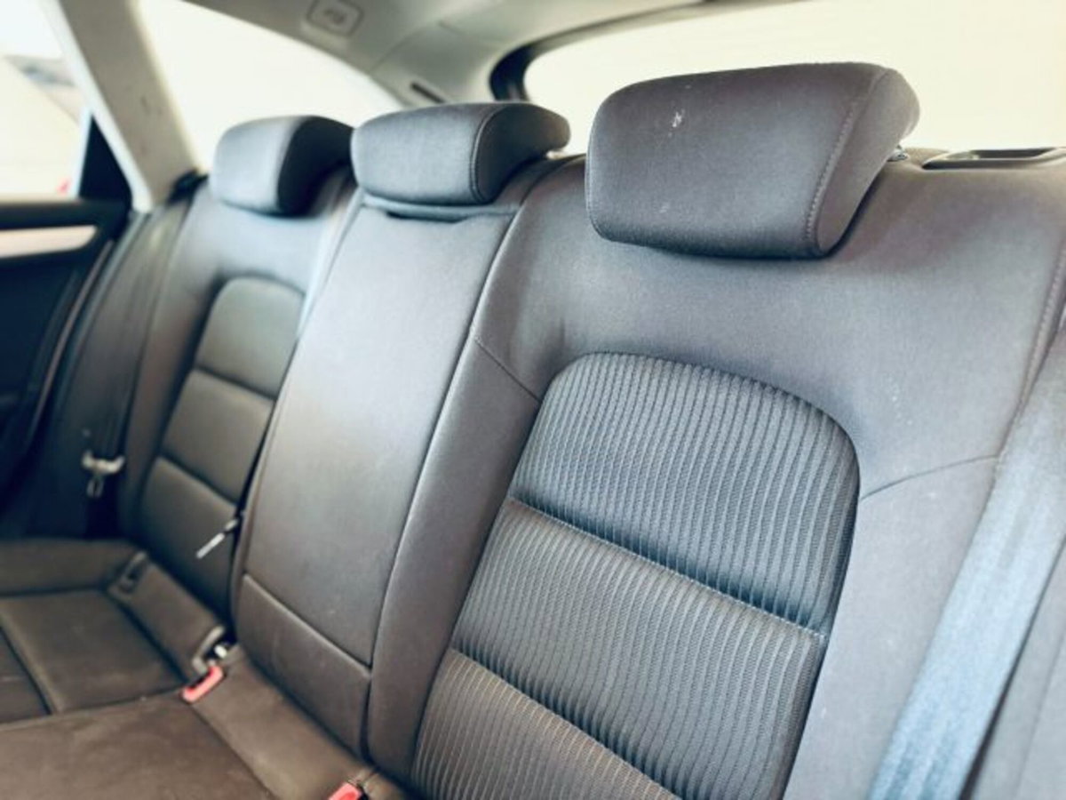 Audi A4 Avant 2.0 TDI 150 CV (17)