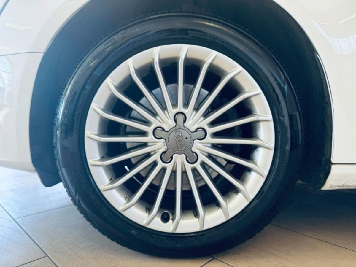 Audi A4 Avant 2.0 TDI 150 CV (9)