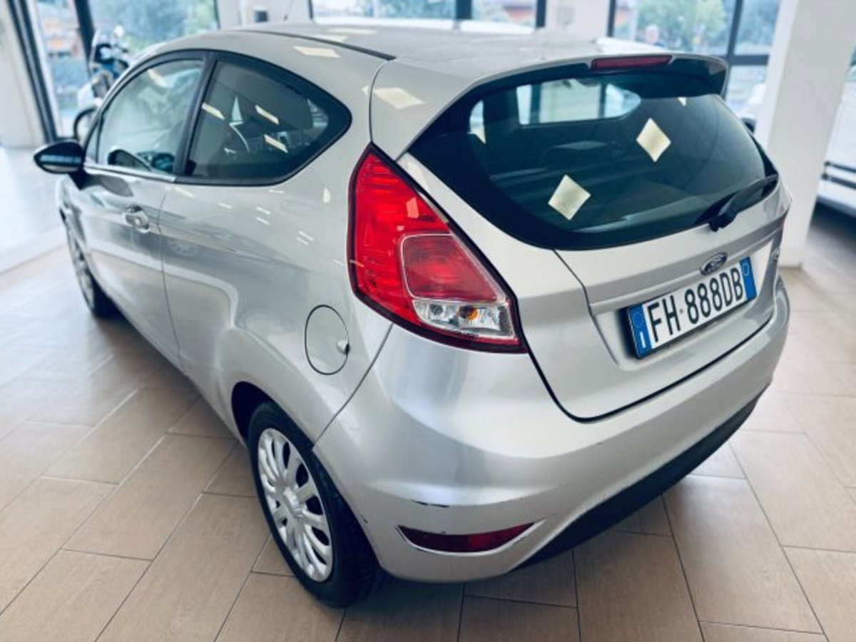Ford Fiesta 1.5 TDCi 75CV 3 porte Titanium (5)