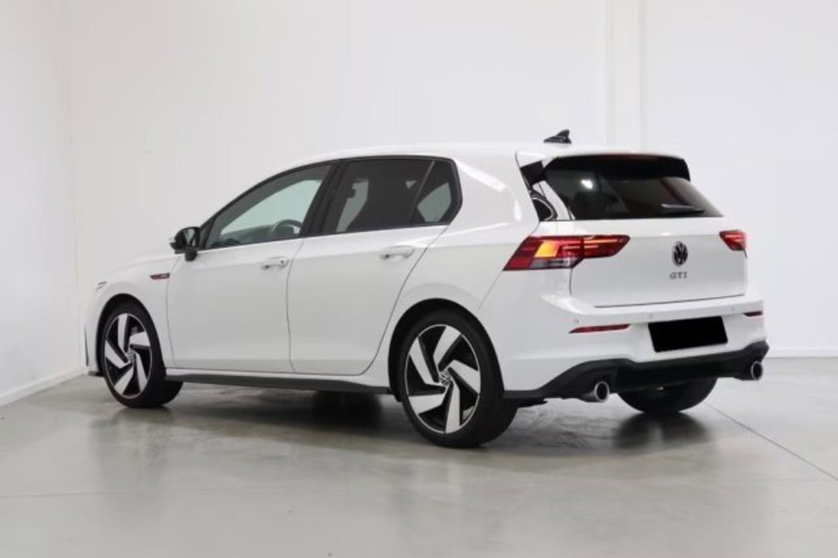 Volkswagen Golf 2.0 TSI GTI DSG (4)