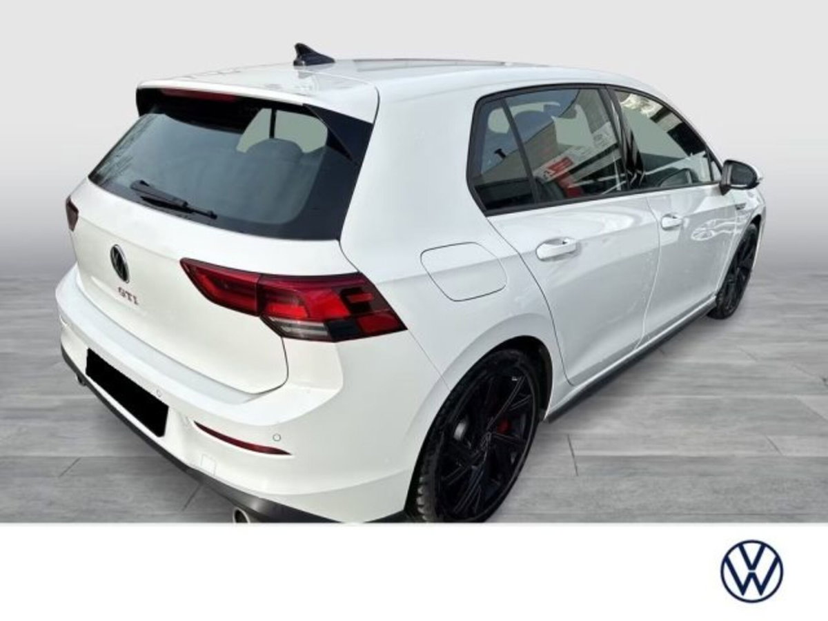 Volkswagen Golf 2.0 TSI GTI DSG (2)