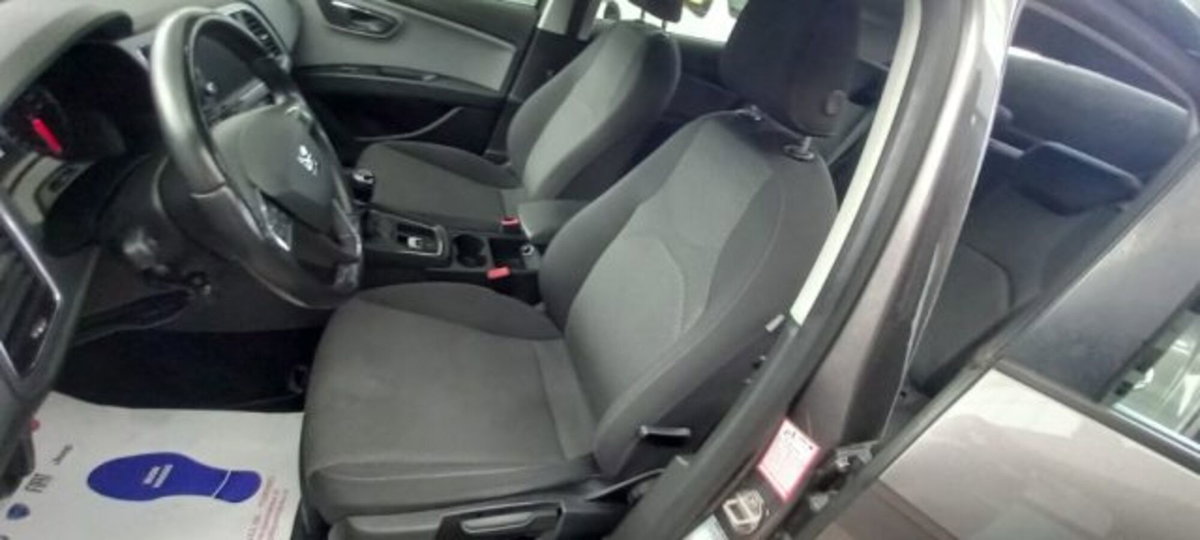SEAT Leon 1.6 TDI 115 CV 5p. Style (7)